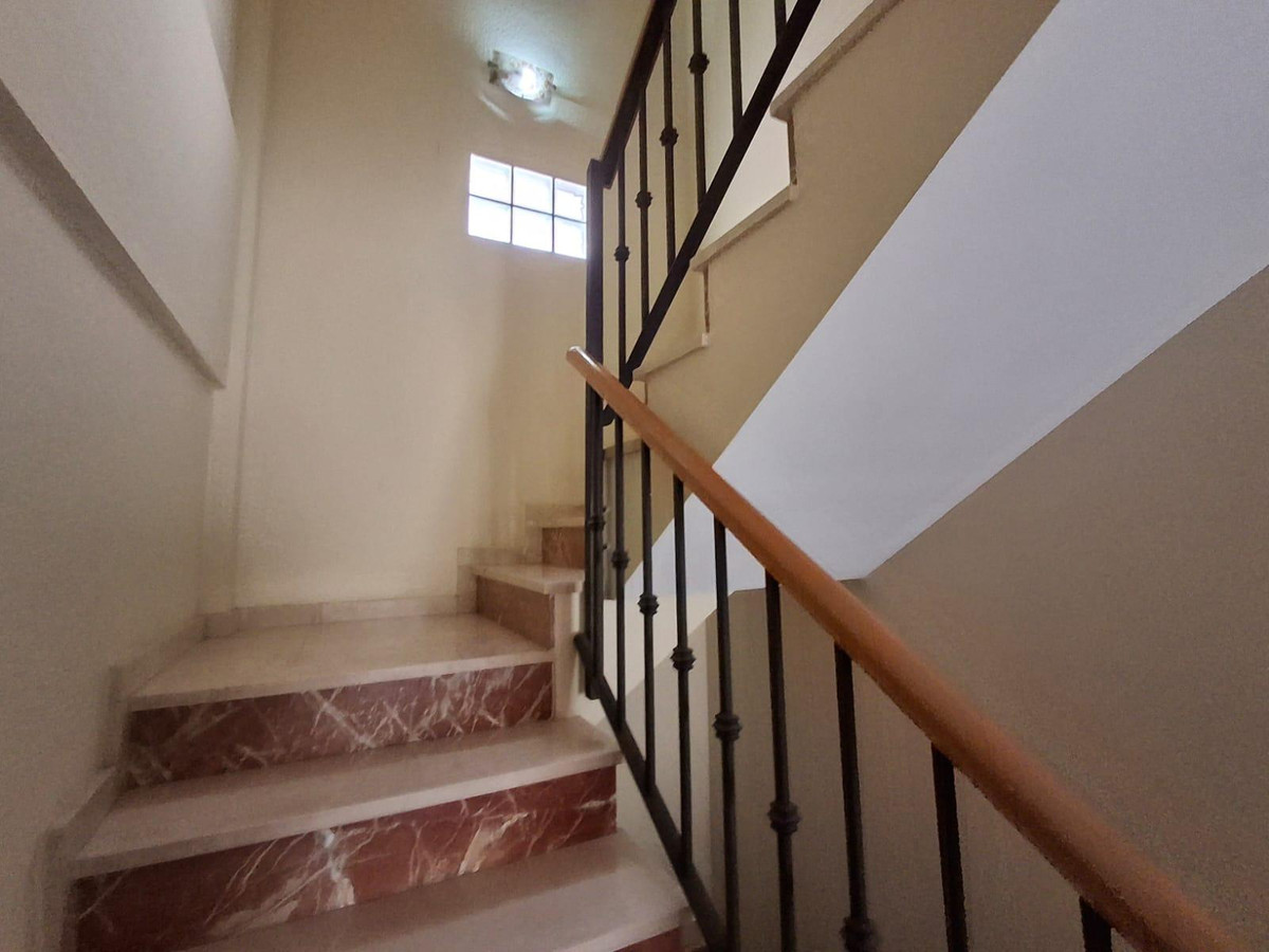 5 Bed Townhouse for sale in La Nucia Costa Blanca, Alicante, Spain