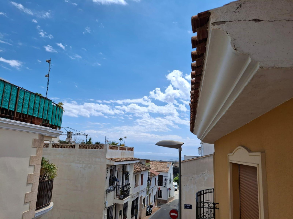 5 Bed Townhouse for sale in La Nucia Costa Blanca, Alicante, Spain