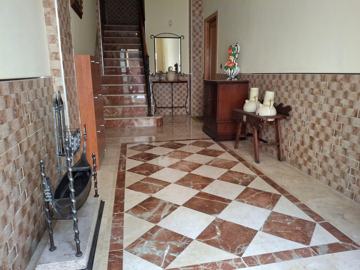 5 Bed Townhouse for sale in La Nucia Costa Blanca, Alicante, Spain