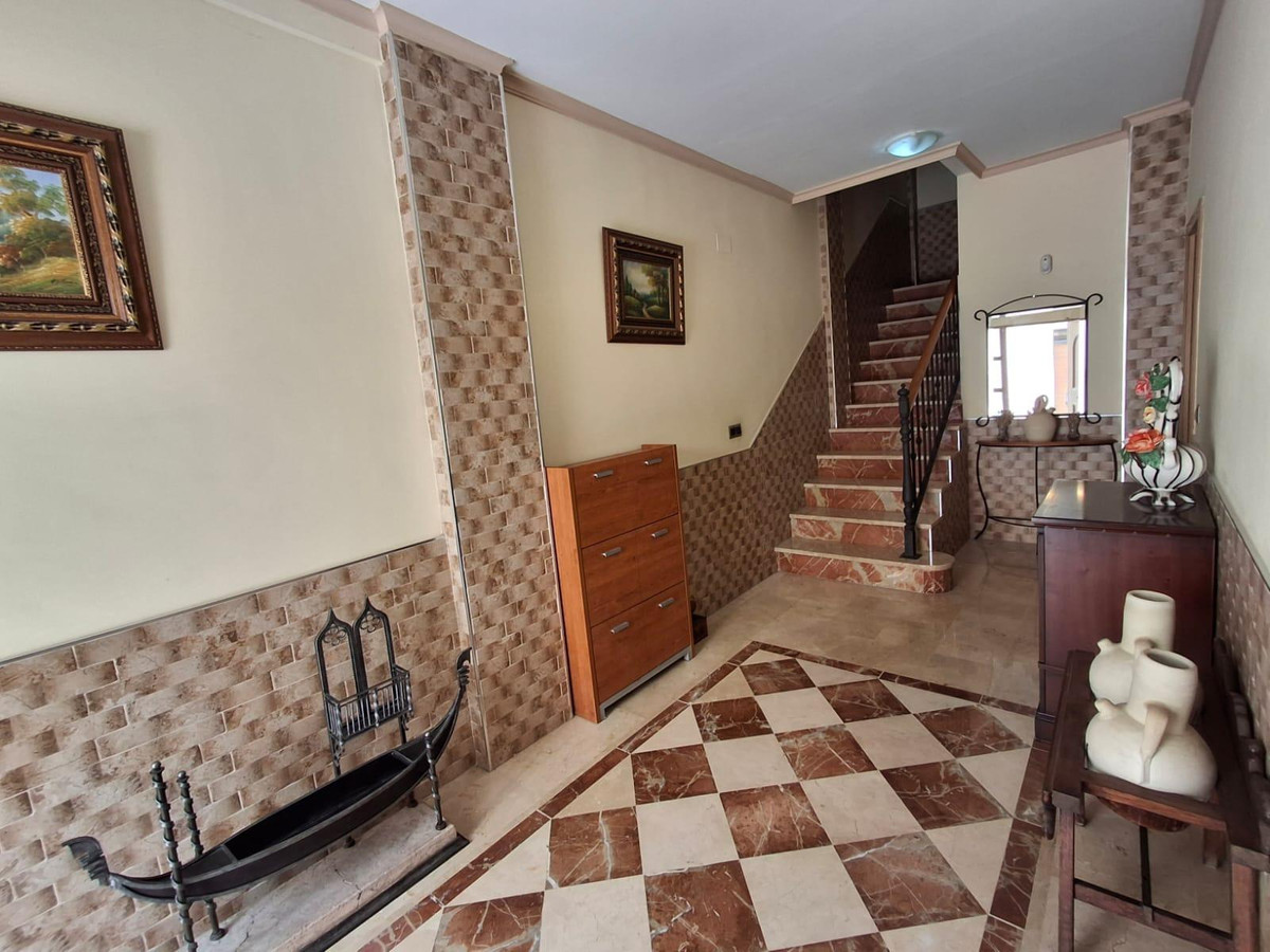 5 Bed Townhouse for sale in La Nucia Costa Blanca, Alicante, Spain