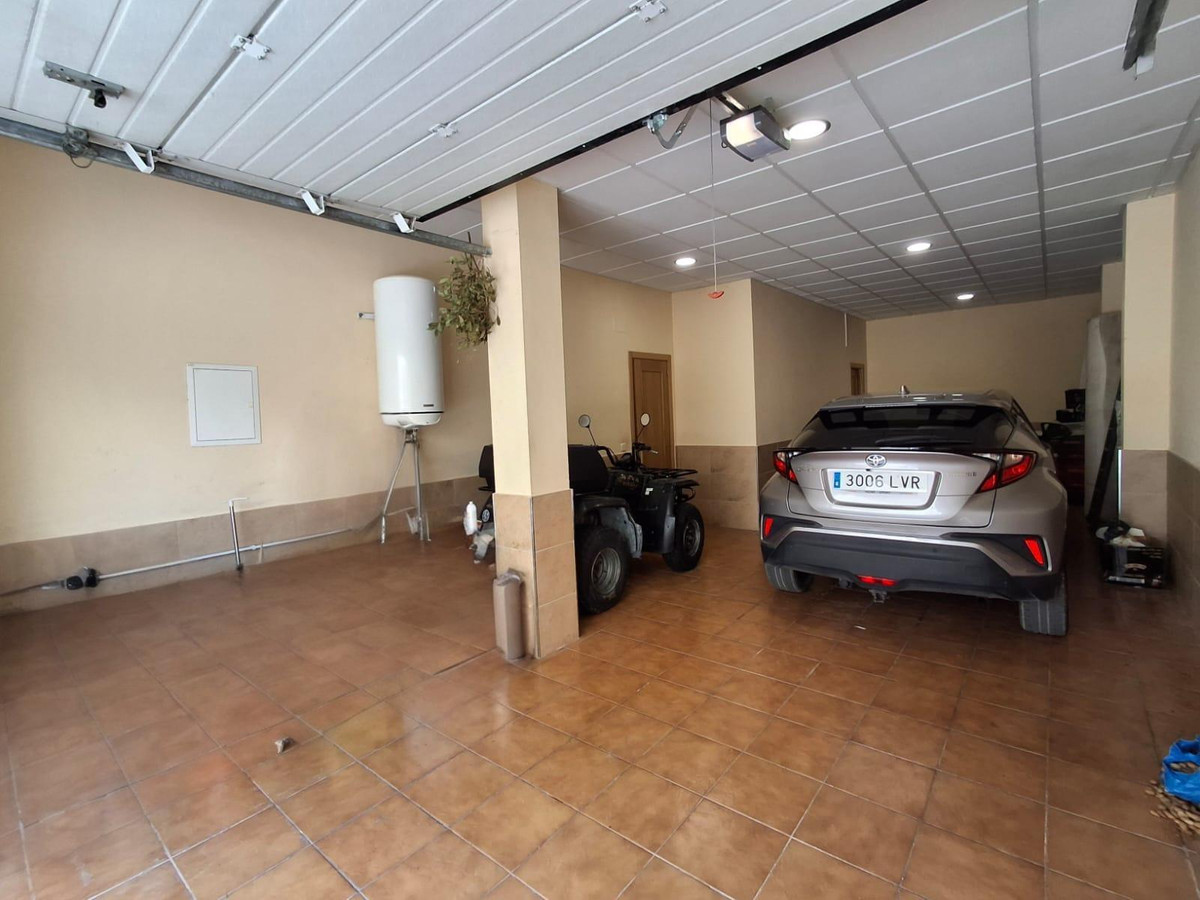 5 Bed Townhouse for sale in La Nucia Costa Blanca, Alicante, Spain