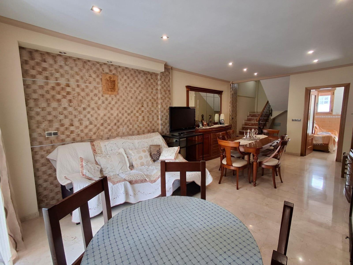 5 Bed Townhouse for sale in La Nucia Costa Blanca, Alicante, Spain