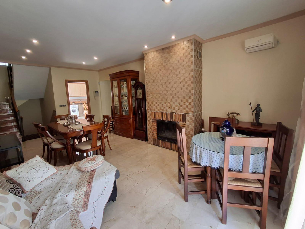 5 Bed Townhouse for sale in La Nucia Costa Blanca, Alicante, Spain