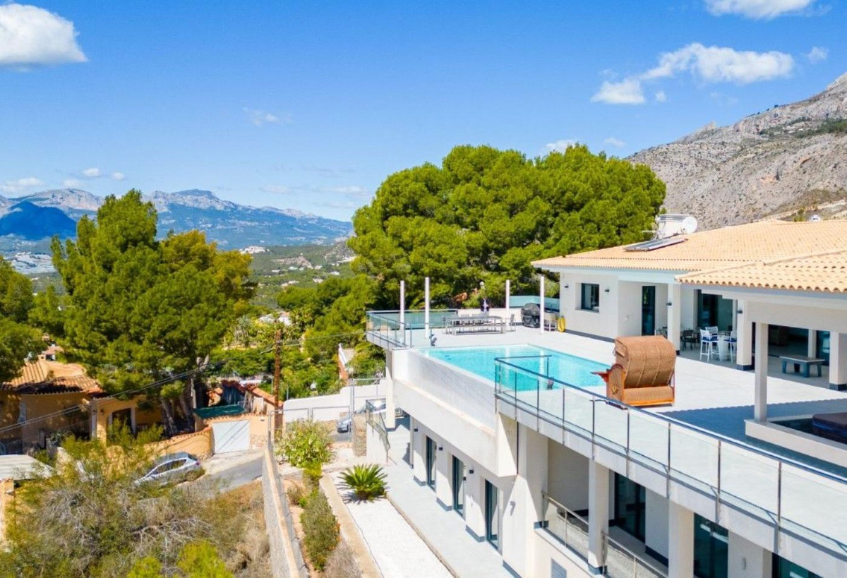 5 Bed Townhouse for sale in Altea Costa Blanca, Alicante, Spain