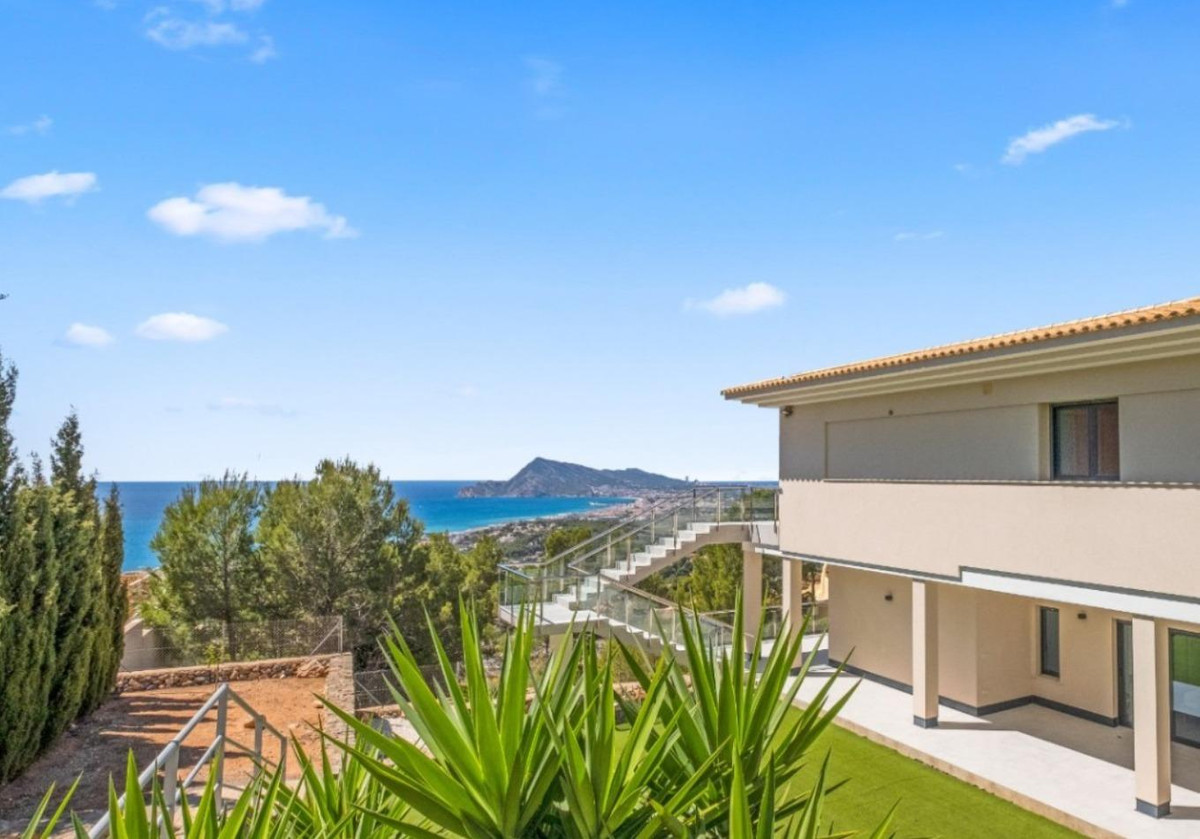 5 Bed Townhouse for sale in Altea Costa Blanca, Alicante, Spain