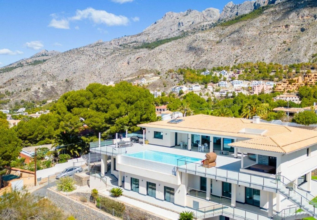 5 Bed Townhouse for sale in Altea Costa Blanca, Alicante, Spain