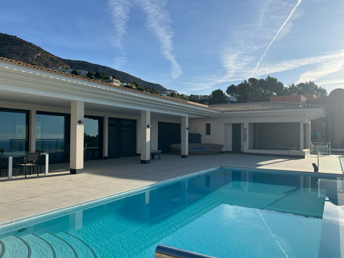 5 Bed Townhouse for sale in Altea Costa Blanca, Alicante, Spain