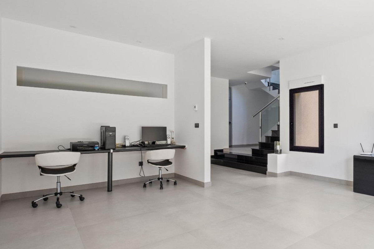 5 Bed Townhouse for sale in Altea Costa Blanca, Alicante, Spain