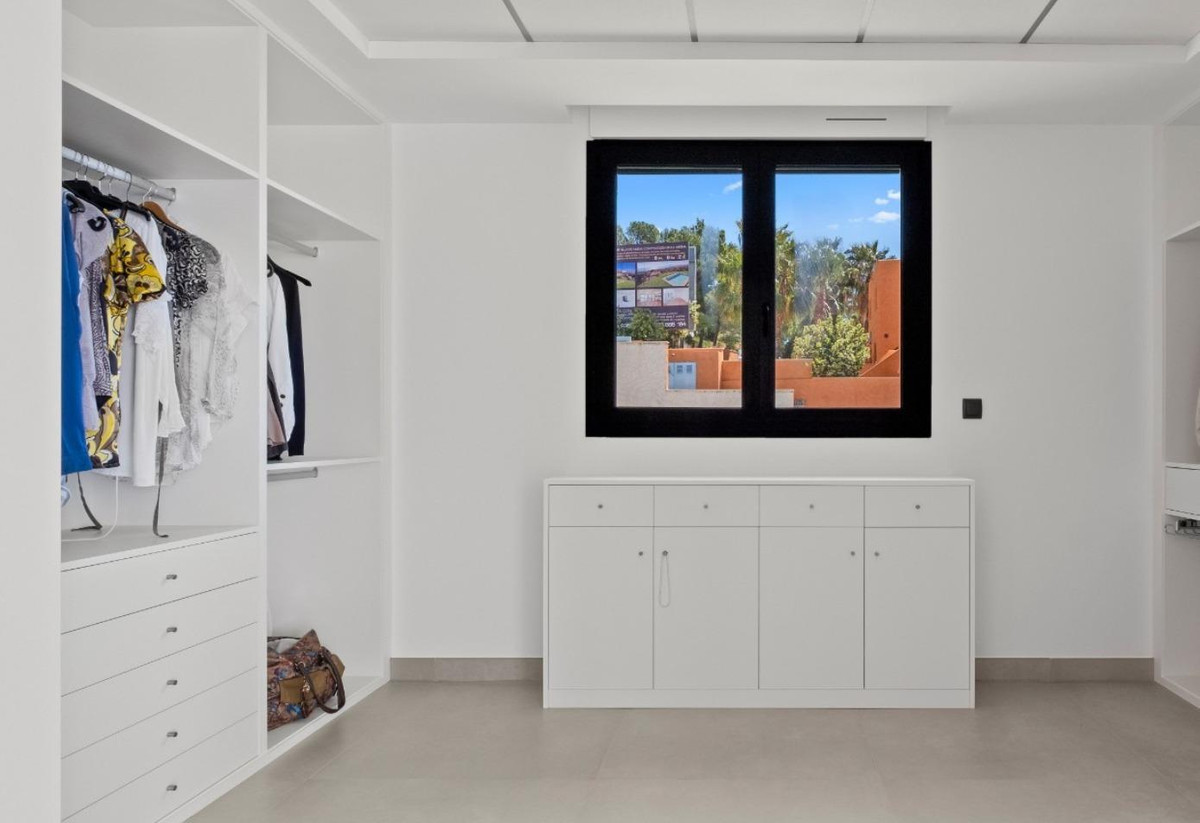 5 Bed Townhouse for sale in Altea Costa Blanca, Alicante, Spain