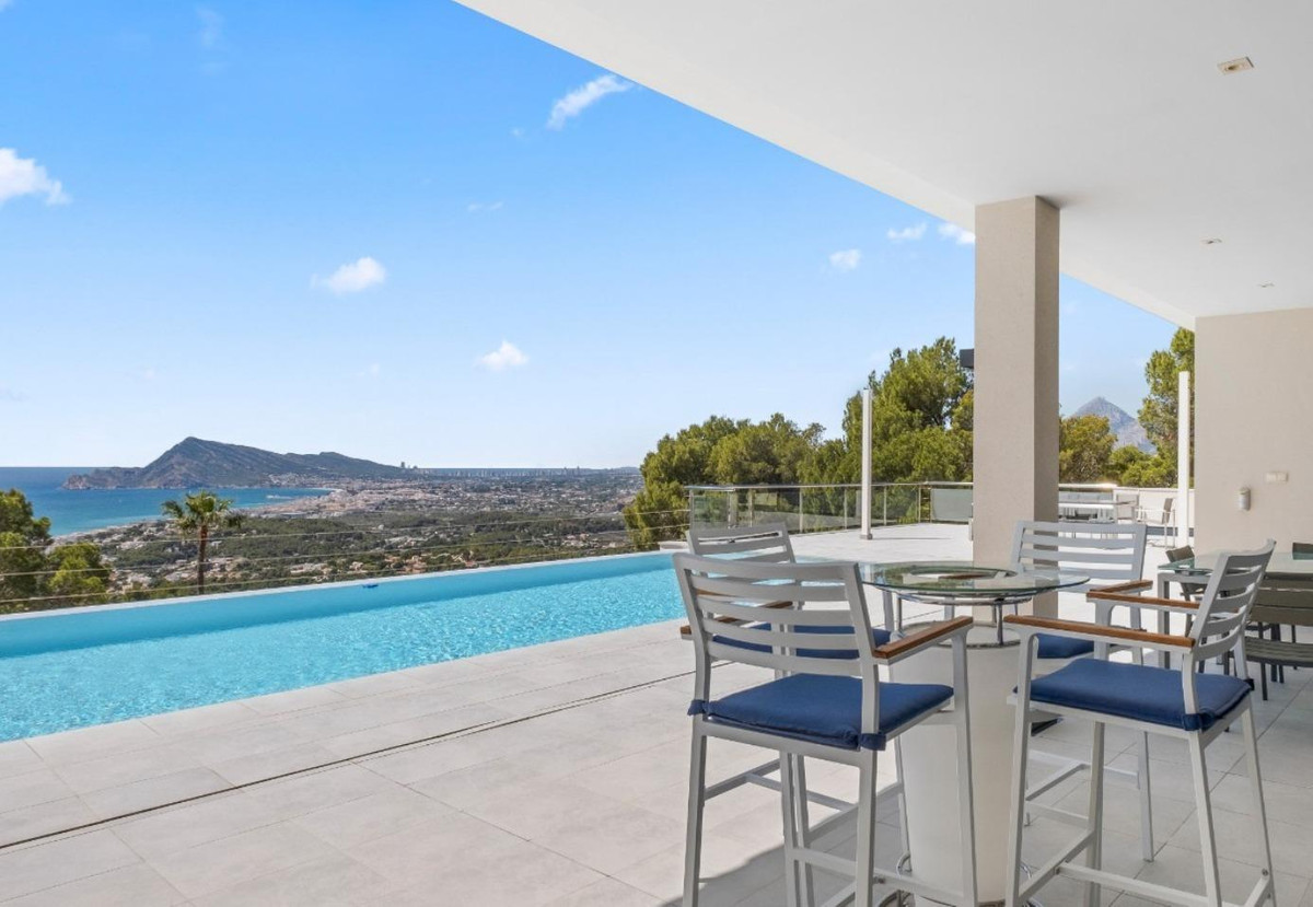 5 Bed Townhouse for sale in Altea Costa Blanca, Alicante, Spain