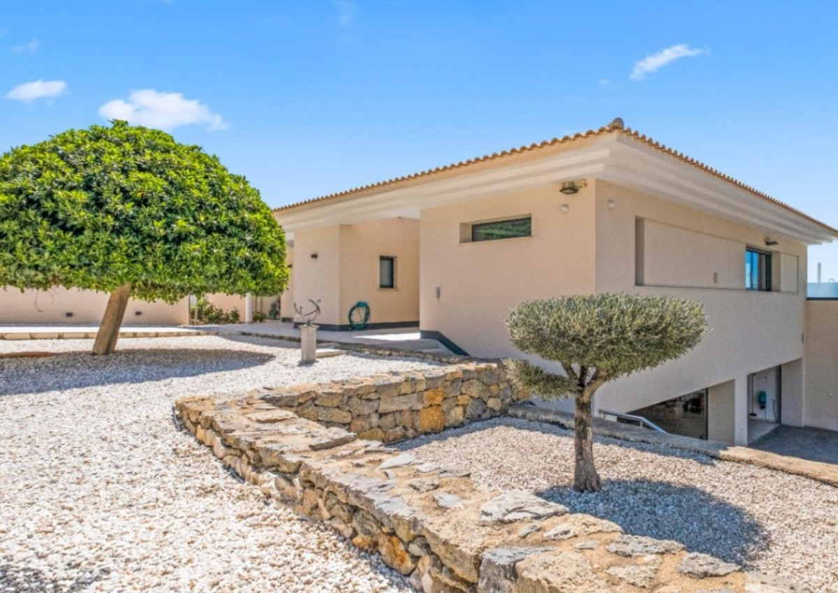 5 Bed Townhouse for sale in Altea Costa Blanca, Alicante, Spain