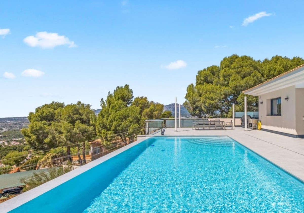5 Bed Townhouse for sale in Altea Costa Blanca, Alicante, Spain