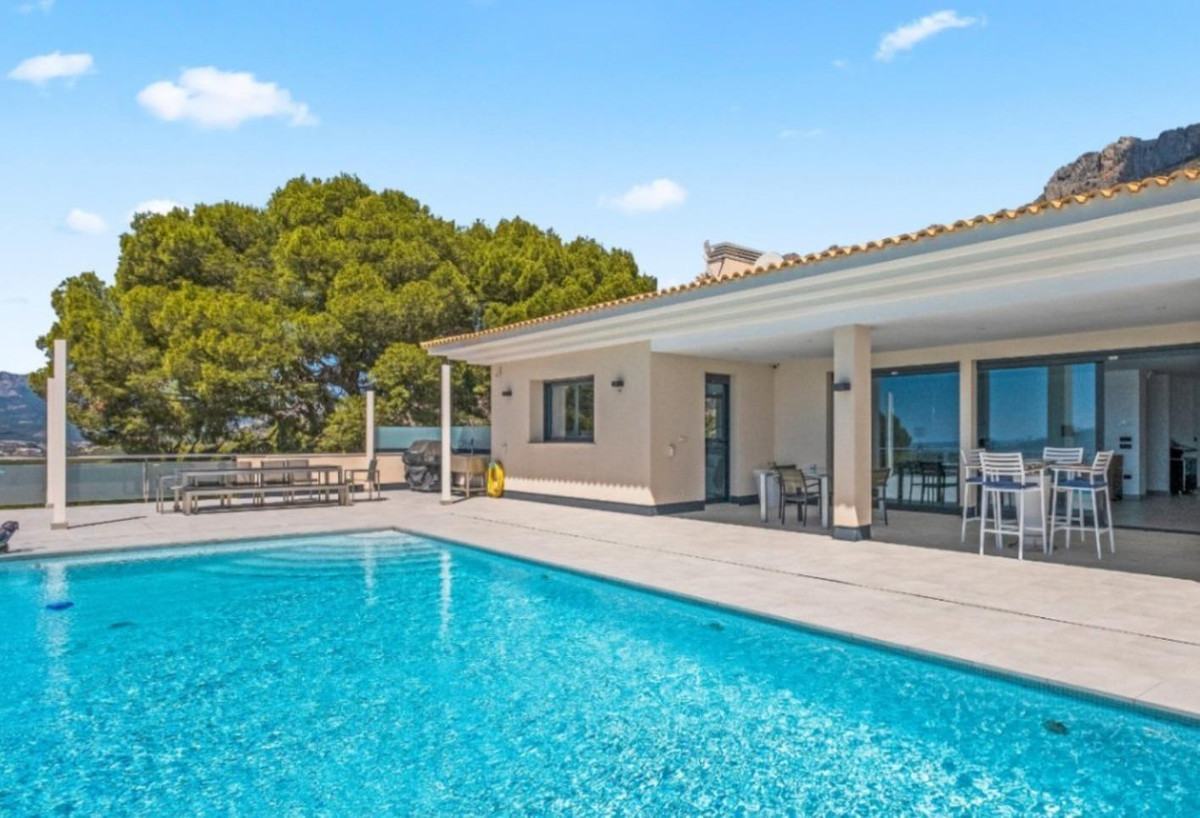 5 Bed Townhouse for sale in Altea Costa Blanca, Alicante, Spain