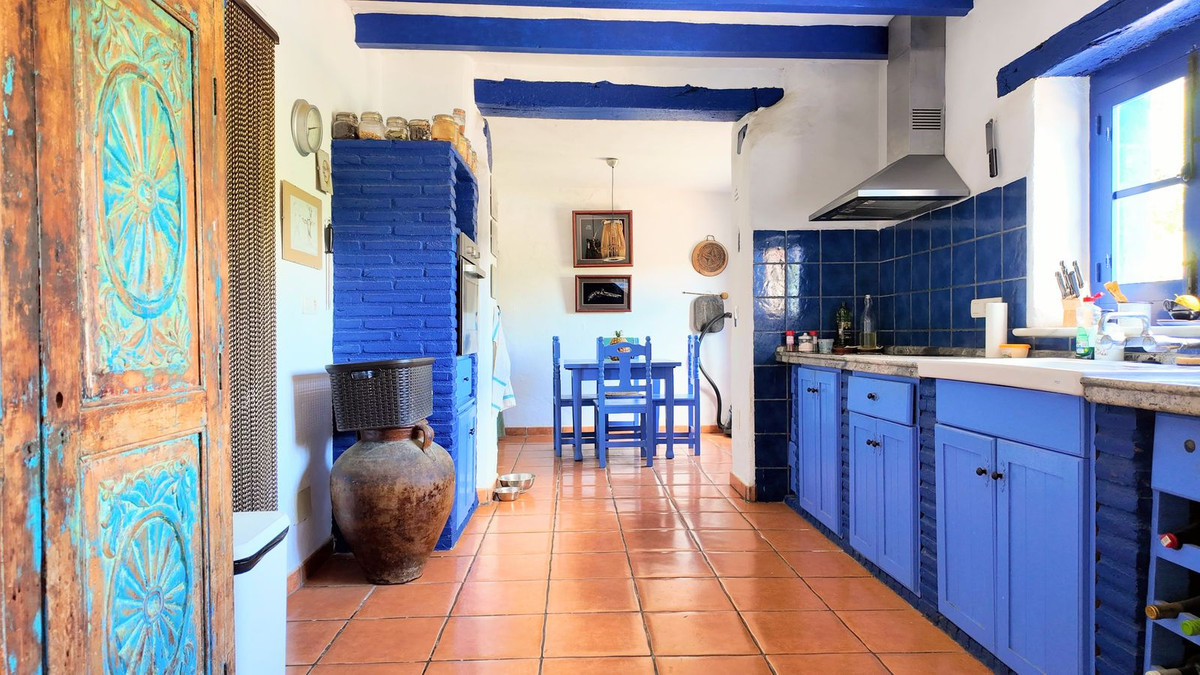 Se vende Finca - Cortijo de 5 dormitorios en Costa Del Sol, Málaga, España