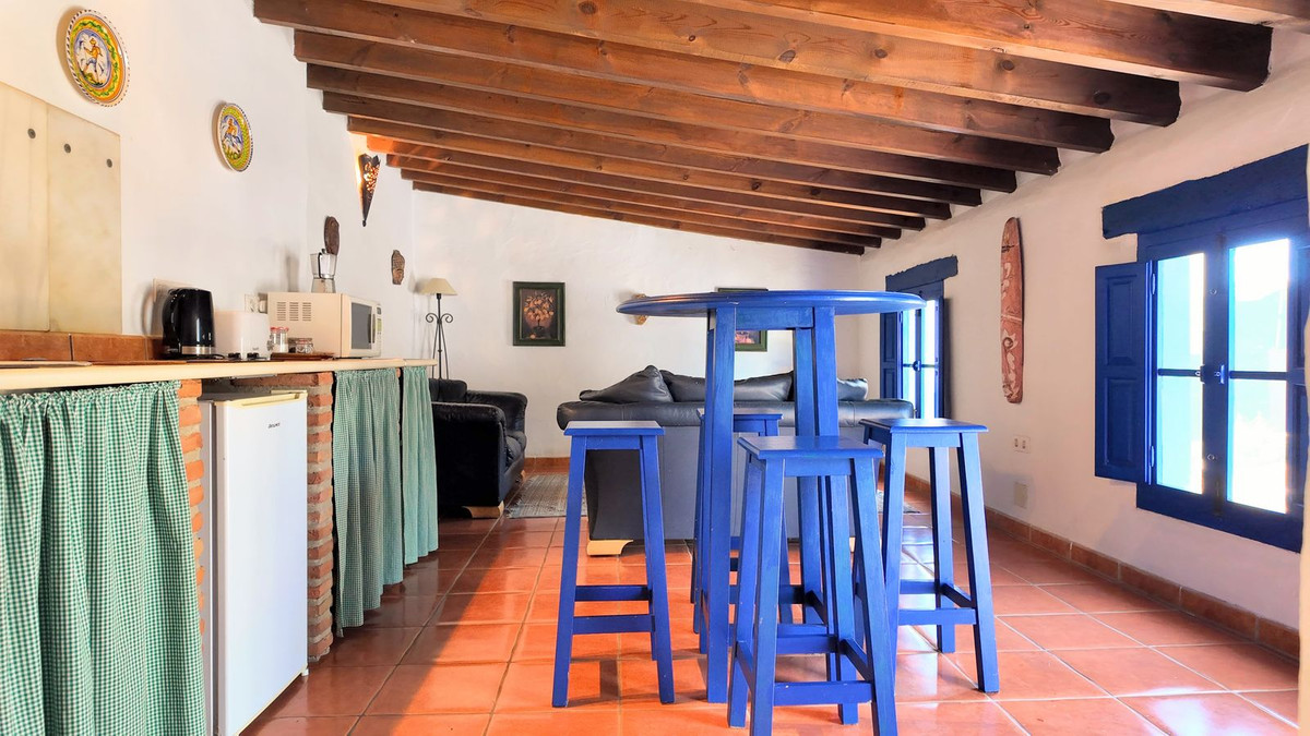 Se vende Finca - Cortijo de 5 dormitorios en Costa Del Sol, Málaga, España