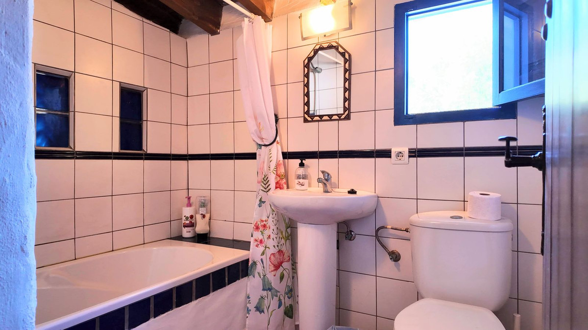 Se vende Finca - Cortijo de 5 dormitorios en Costa Del Sol, Málaga, España