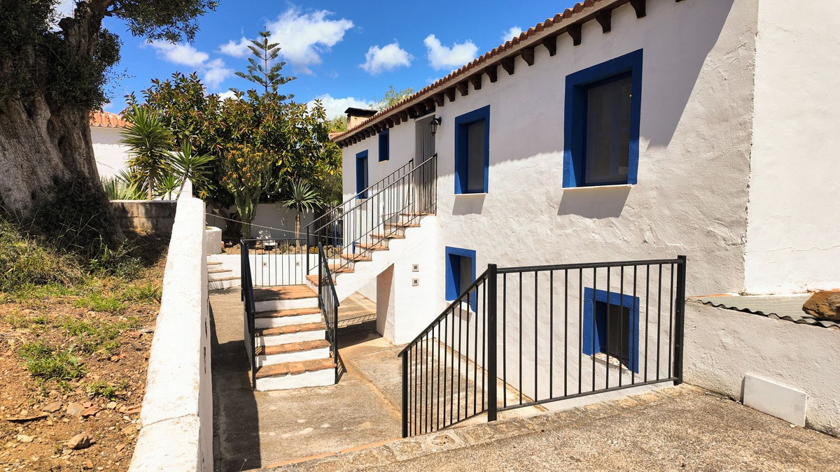 Se vende Finca - Cortijo de 5 dormitorios en Costa Del Sol, Málaga, España