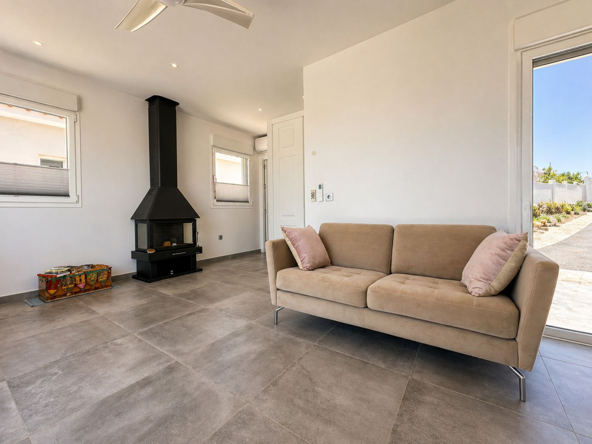 Se vende Villa - Chalet de 4 dormitorios en Costa Del Sol, Málaga, España