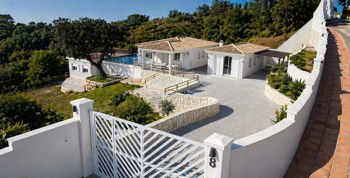 Se vende Villa - Chalet de 4 dormitorios en Costa Del Sol, Málaga, España