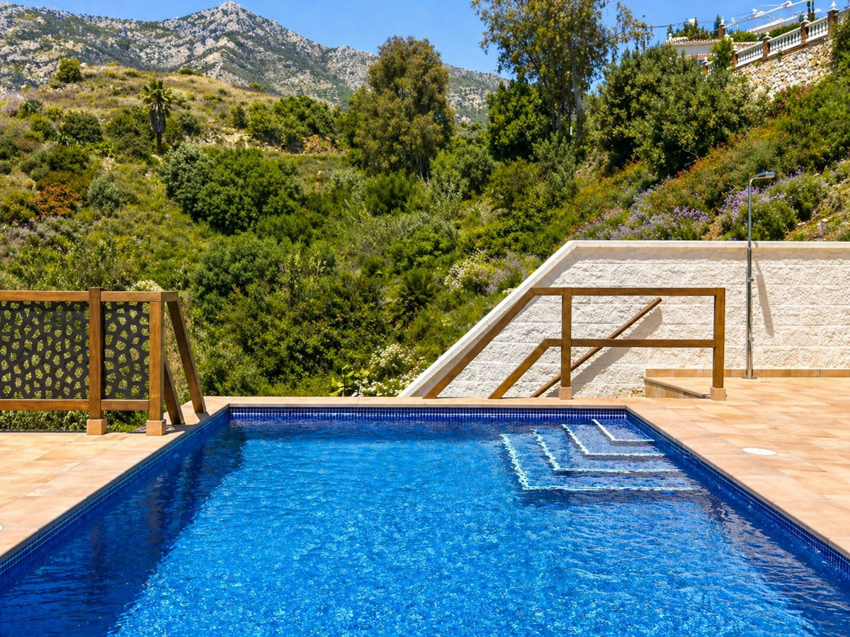 Se vende Villa - Chalet de 4 dormitorios en Costa Del Sol, Málaga, España