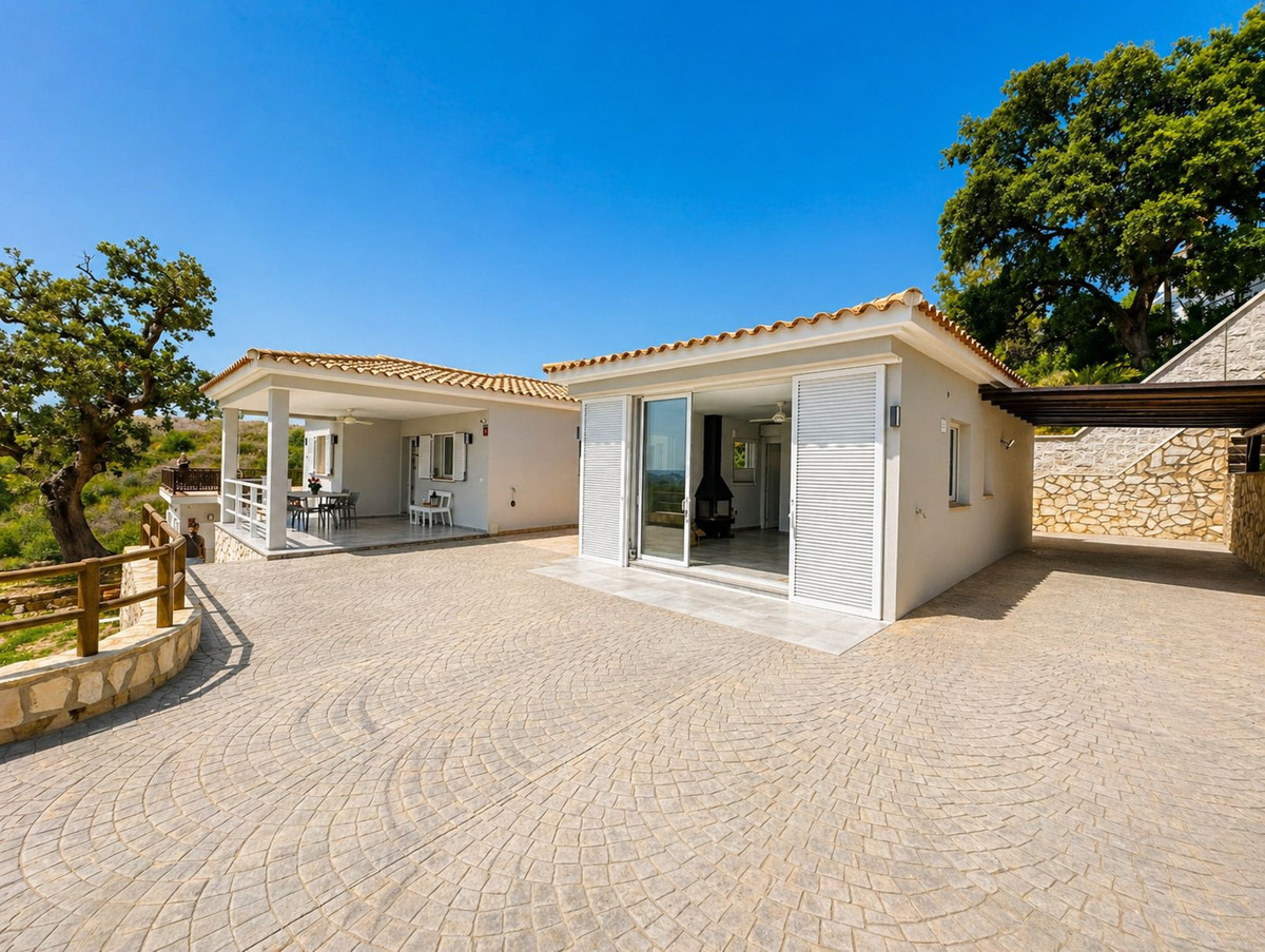 Se vende Villa - Chalet de 4 dormitorios en Costa Del Sol, Málaga, España