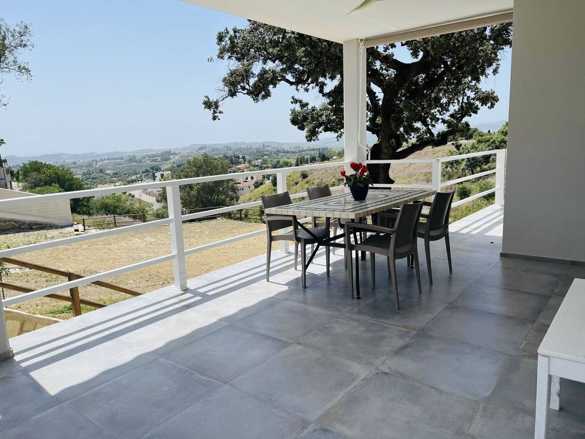Se vende Villa - Chalet de 4 dormitorios en Costa Del Sol, Málaga, España