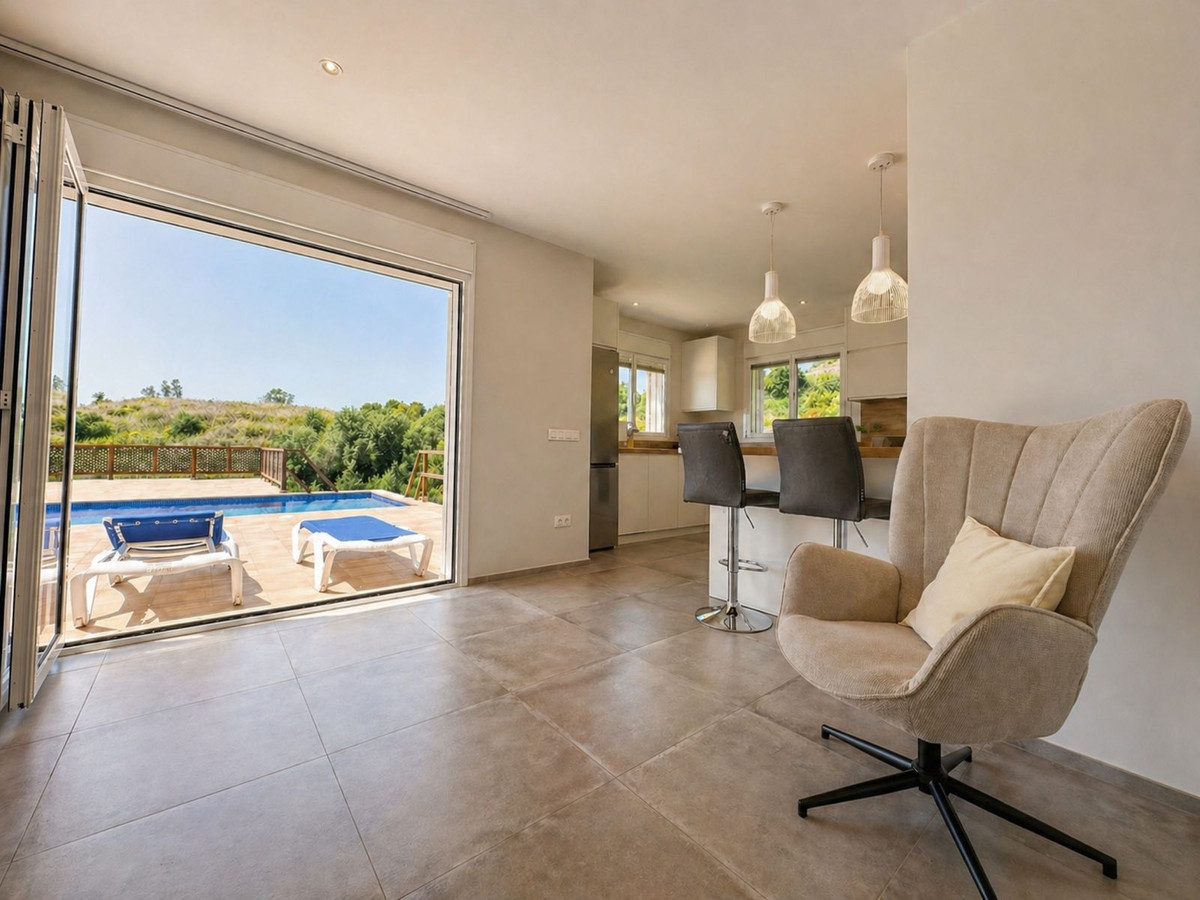 Se vende Villa - Chalet de 4 dormitorios en Costa Del Sol, Málaga, España