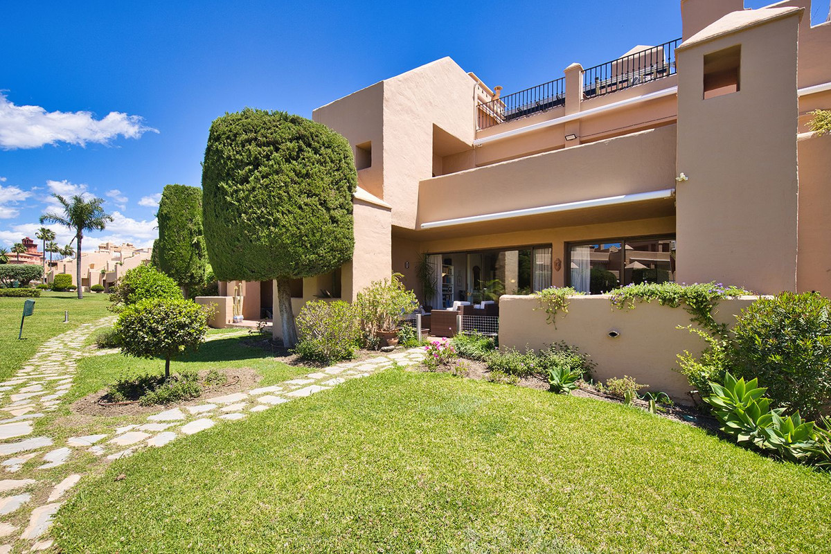 Se vende Apartamento Planta Baja de 2 dormitorios en Costa Del Sol, Málaga, España