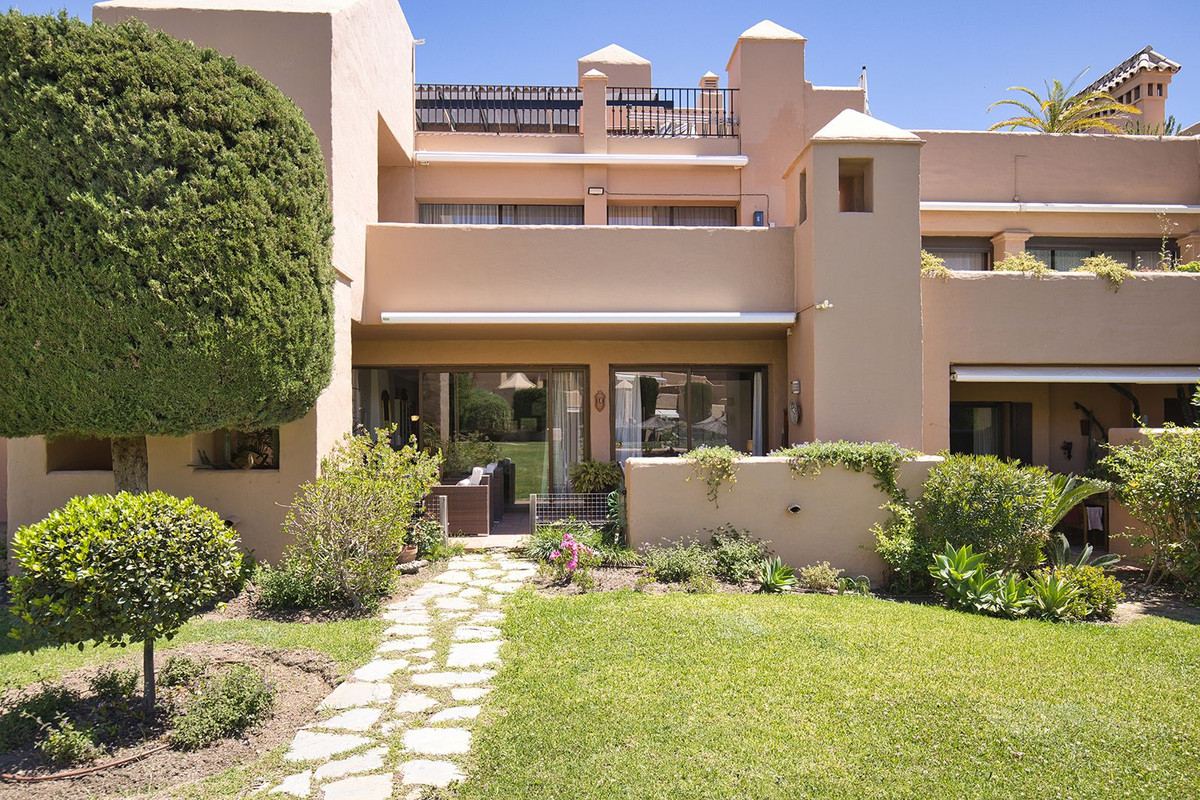 Se vende Apartamento Planta Baja de 2 dormitorios en Costa Del Sol, Málaga, España