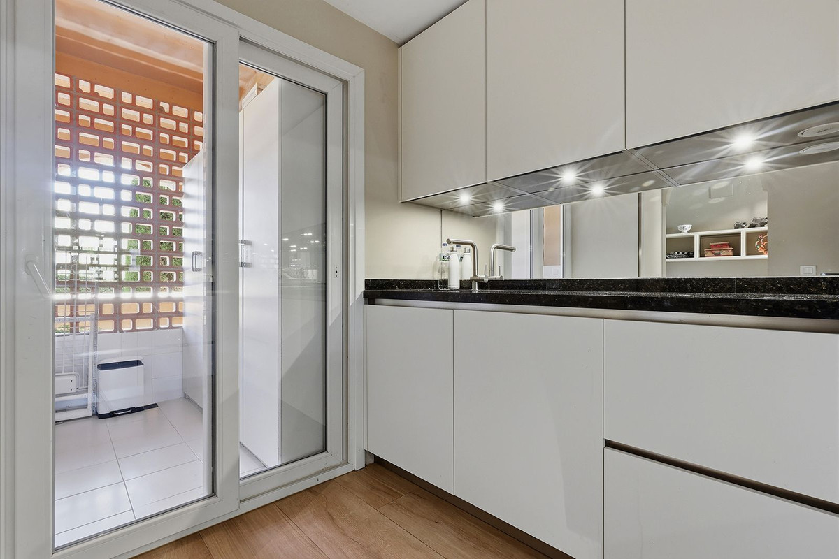 Se vende Apartamento Planta Baja de 2 dormitorios en Costa Del Sol, Málaga, España