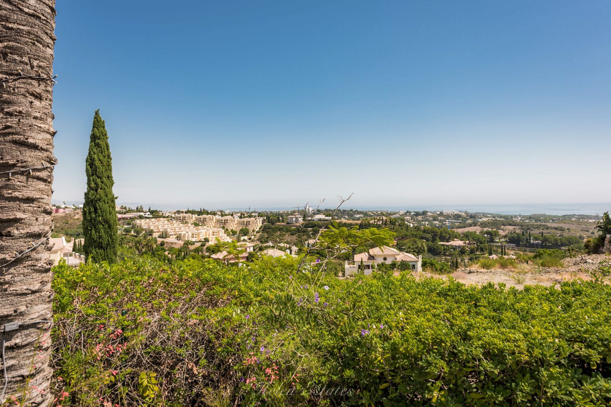 3 Bed Apartment for sale in Los Flamingos Costa Del Sol, Málaga, Spain