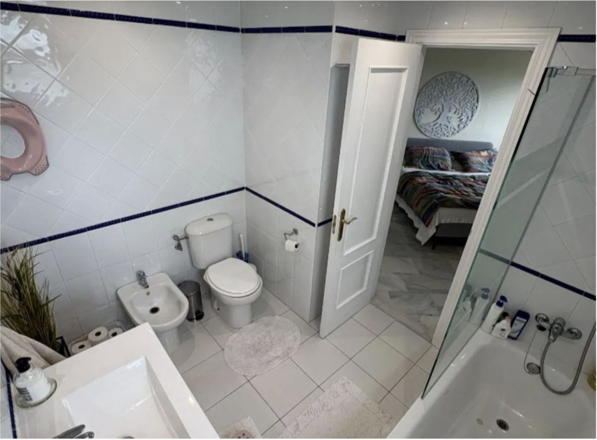 3 Bed Apartment for sale in Calahonda Costa Del Sol, Málaga, Spain