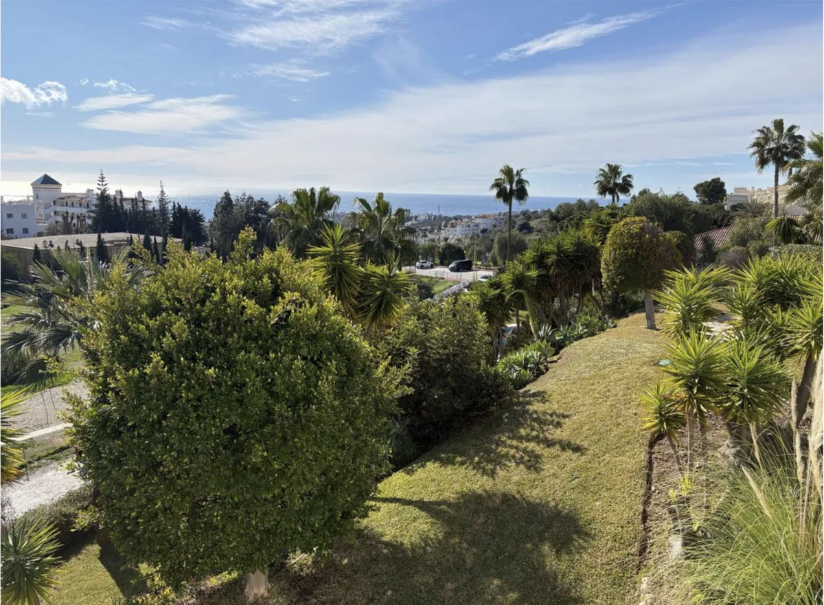 3 Bed Apartment for sale in Calahonda Costa Del Sol, Málaga, Spain