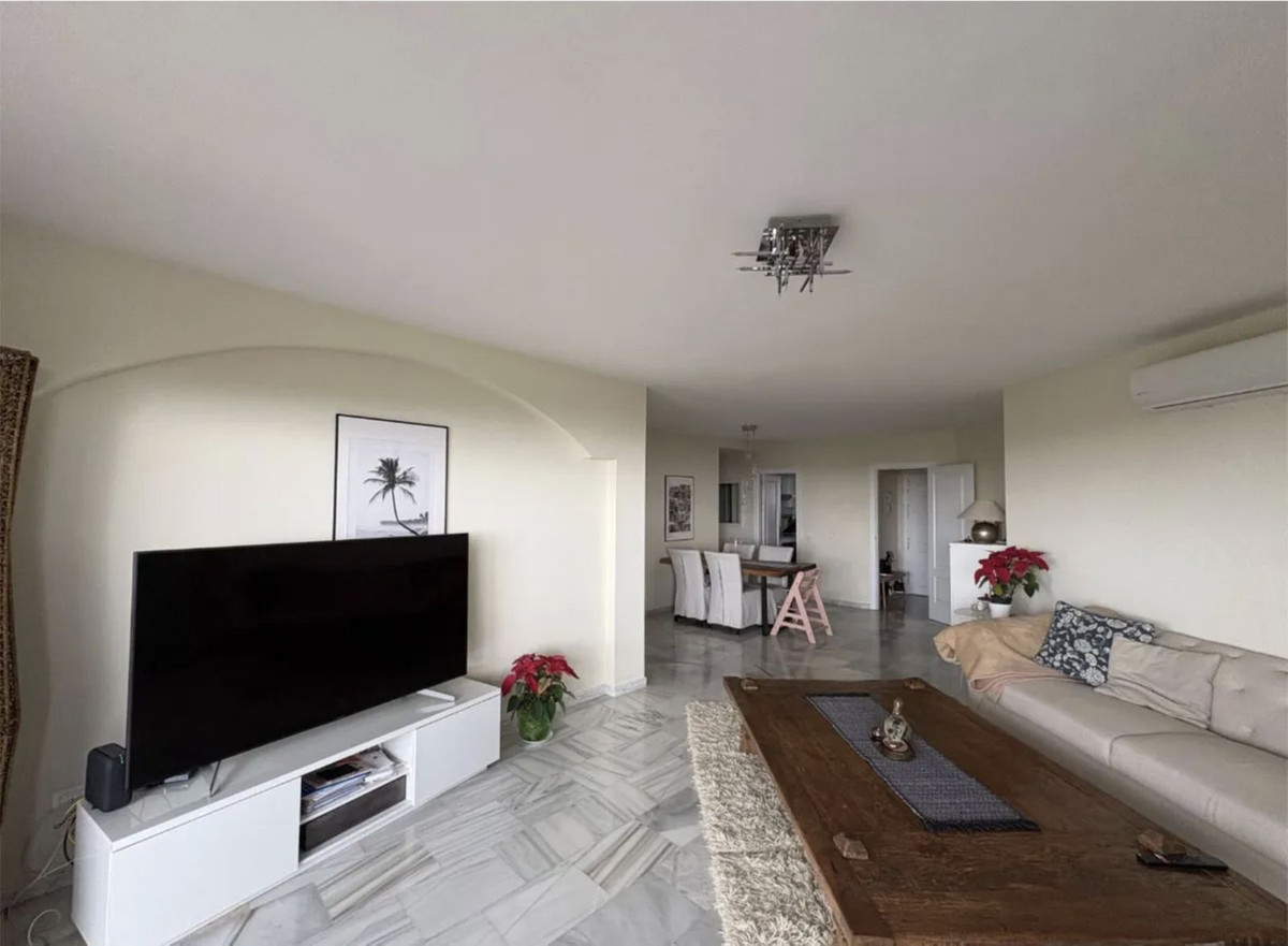 3 Bed Apartment for sale in Calahonda Costa Del Sol, Málaga, Spain