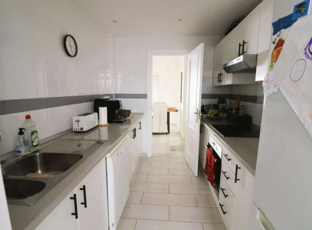 3 Bed Apartment for sale in Calahonda Costa Del Sol, Málaga, Spain