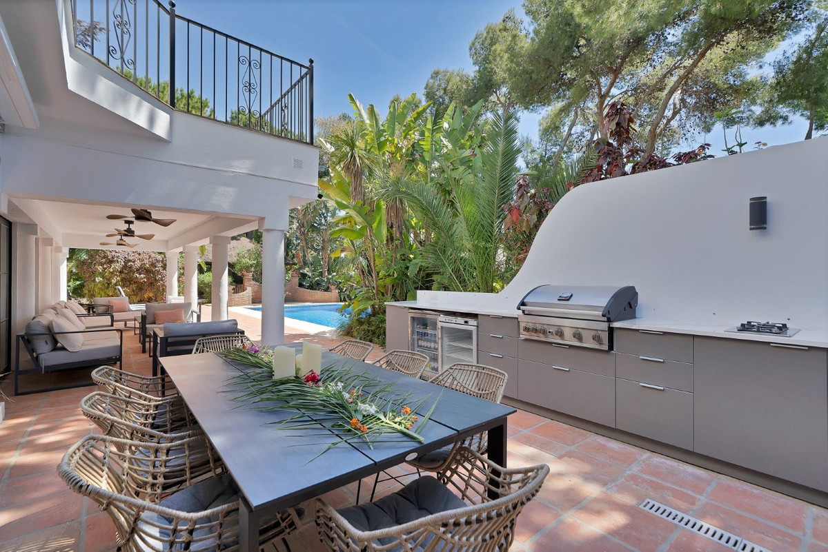 Se vende Villa - Chalet de 6 dormitorios en Costa Del Sol, Málaga, España