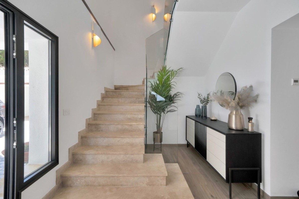 Se vende Villa - Chalet de 6 dormitorios en Costa Del Sol, Málaga, España