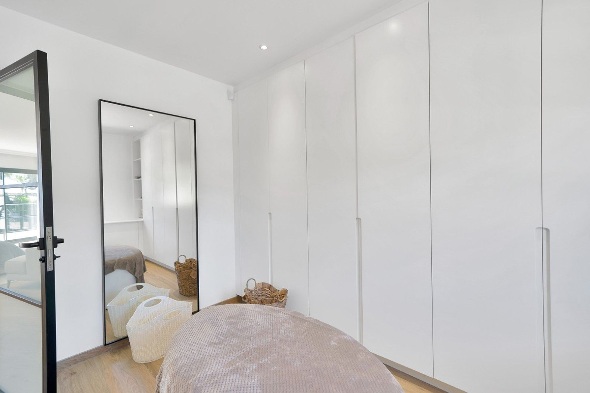 Se vende Villa - Chalet de 6 dormitorios en Costa Del Sol, Málaga, España