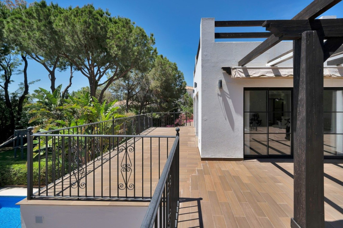 Se vende Villa - Chalet de 6 dormitorios en Costa Del Sol, Málaga, España