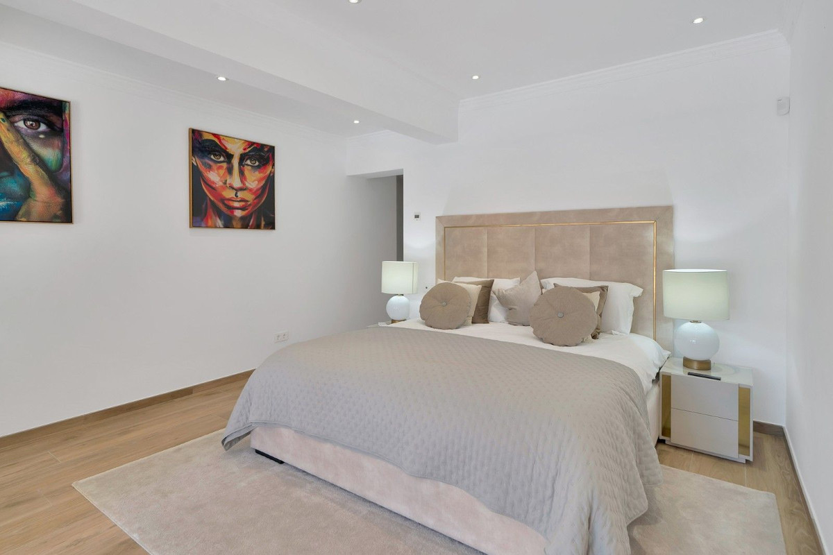Se vende Villa - Chalet de 6 dormitorios en Costa Del Sol, Málaga, España