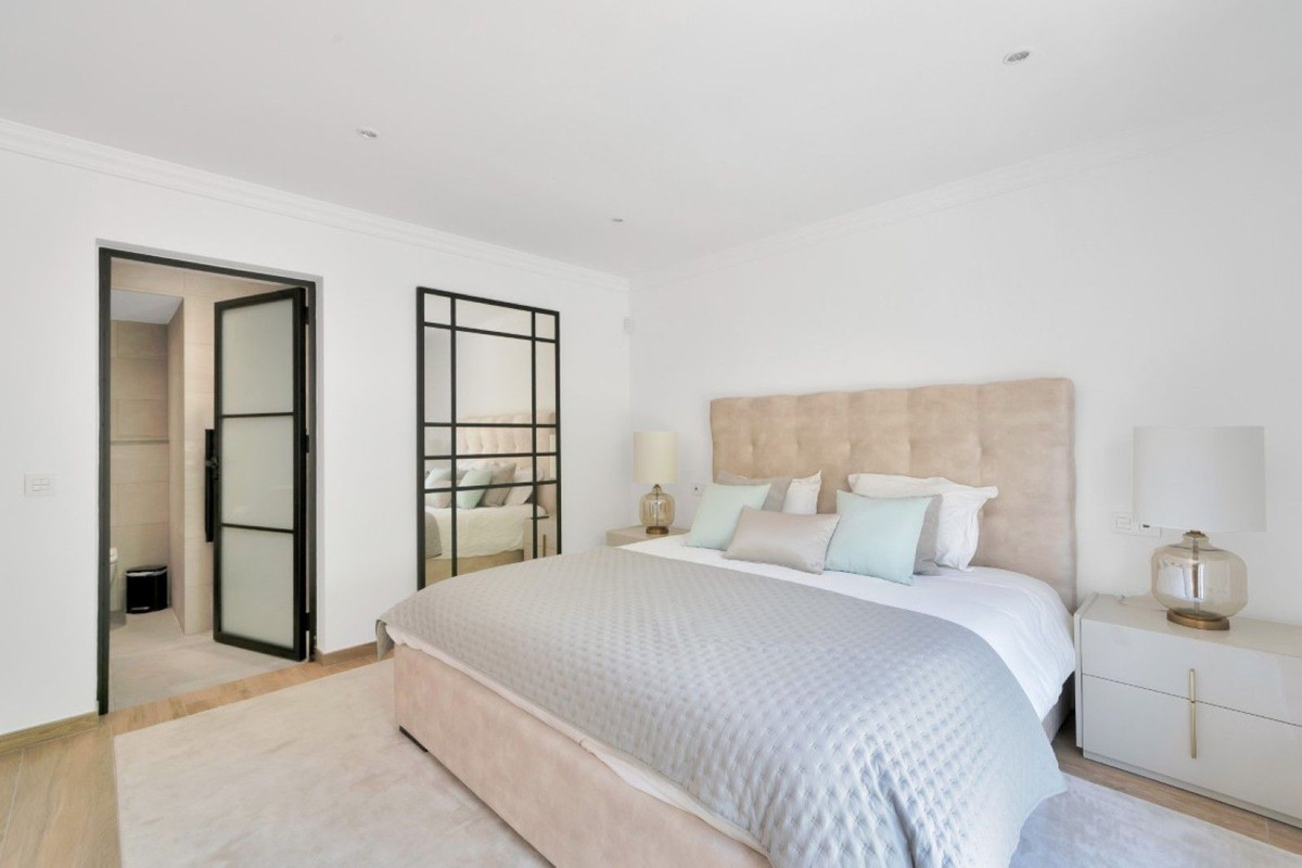 Se vende Villa - Chalet de 6 dormitorios en Costa Del Sol, Málaga, España