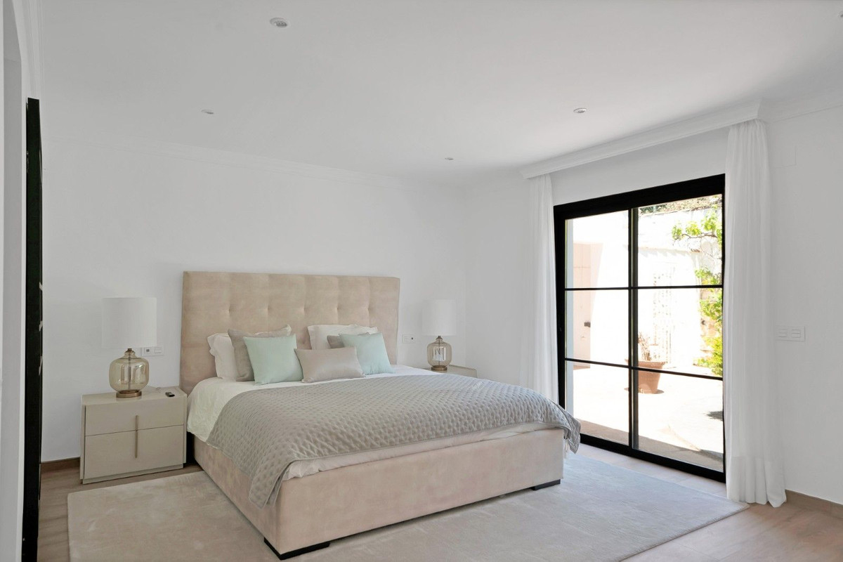 Se vende Villa - Chalet de 6 dormitorios en Costa Del Sol, Málaga, España