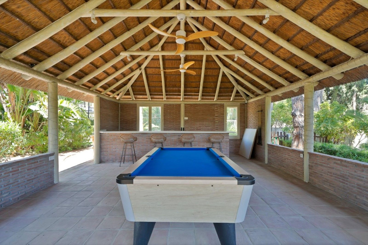 Se vende Villa - Chalet de 6 dormitorios en Costa Del Sol, Málaga, España