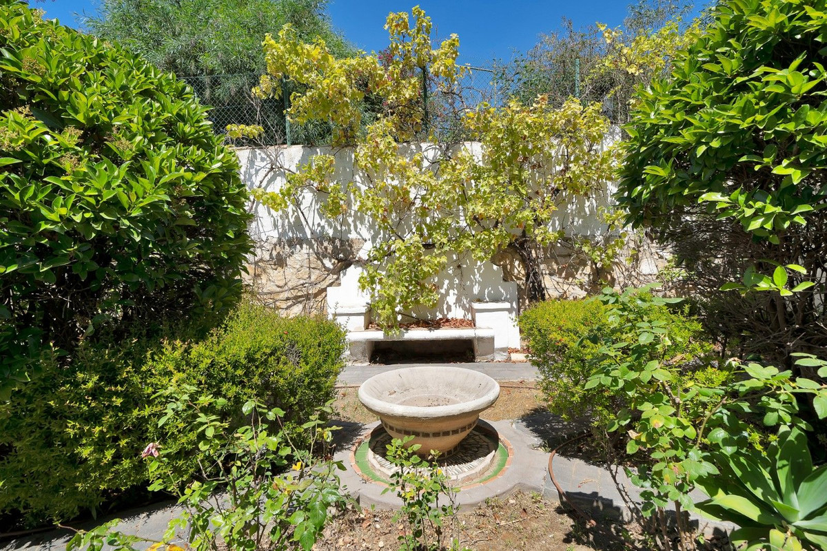 Se vende Villa - Chalet de 6 dormitorios en Costa Del Sol, Málaga, España