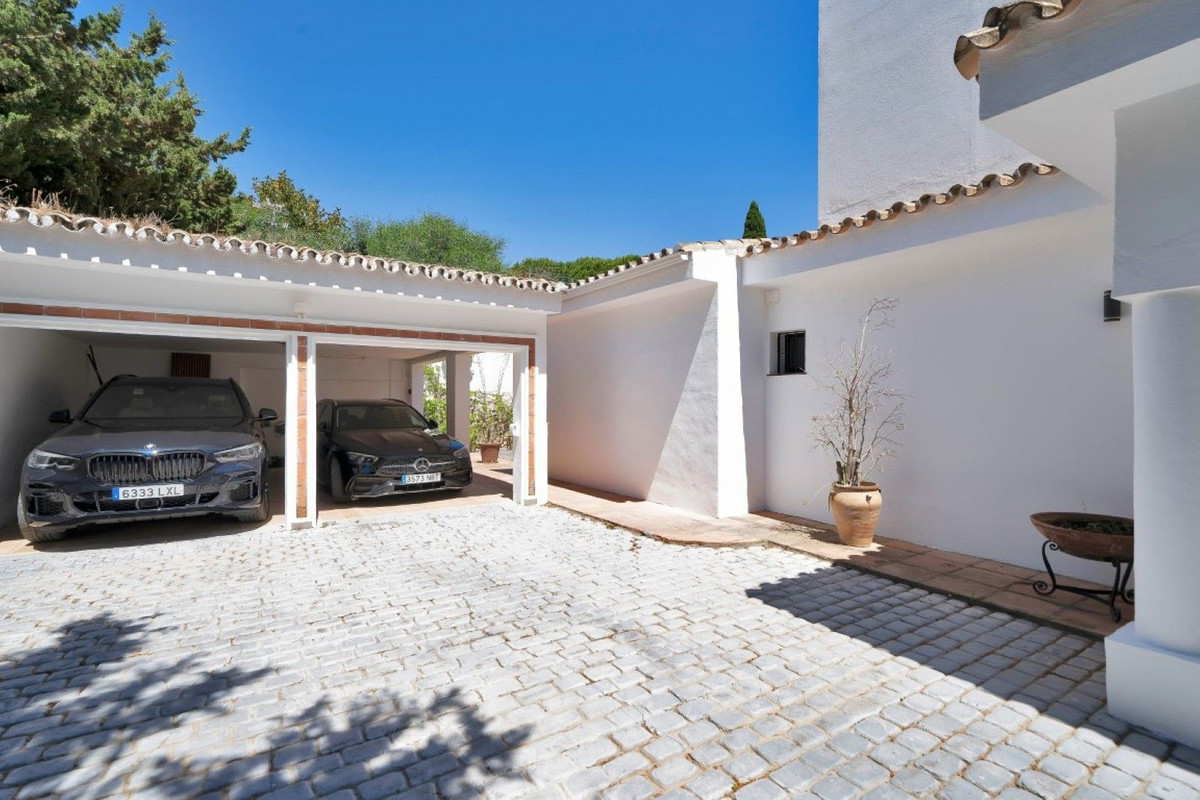 Se vende Villa - Chalet de 6 dormitorios en Costa Del Sol, Málaga, España