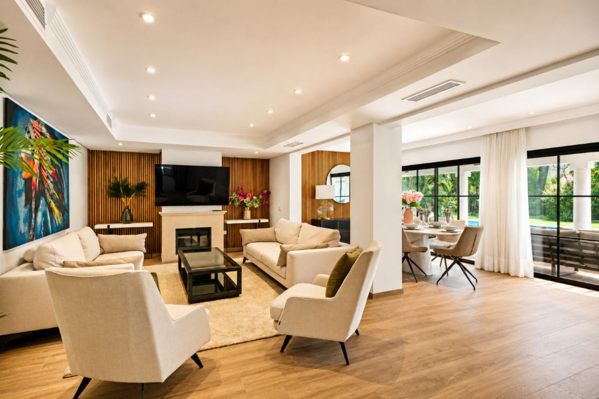 Se vende Villa - Chalet de 6 dormitorios en Costa Del Sol, Málaga, España