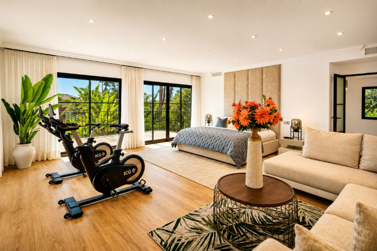 Se vende Villa - Chalet de 6 dormitorios en Costa Del Sol, Málaga, España