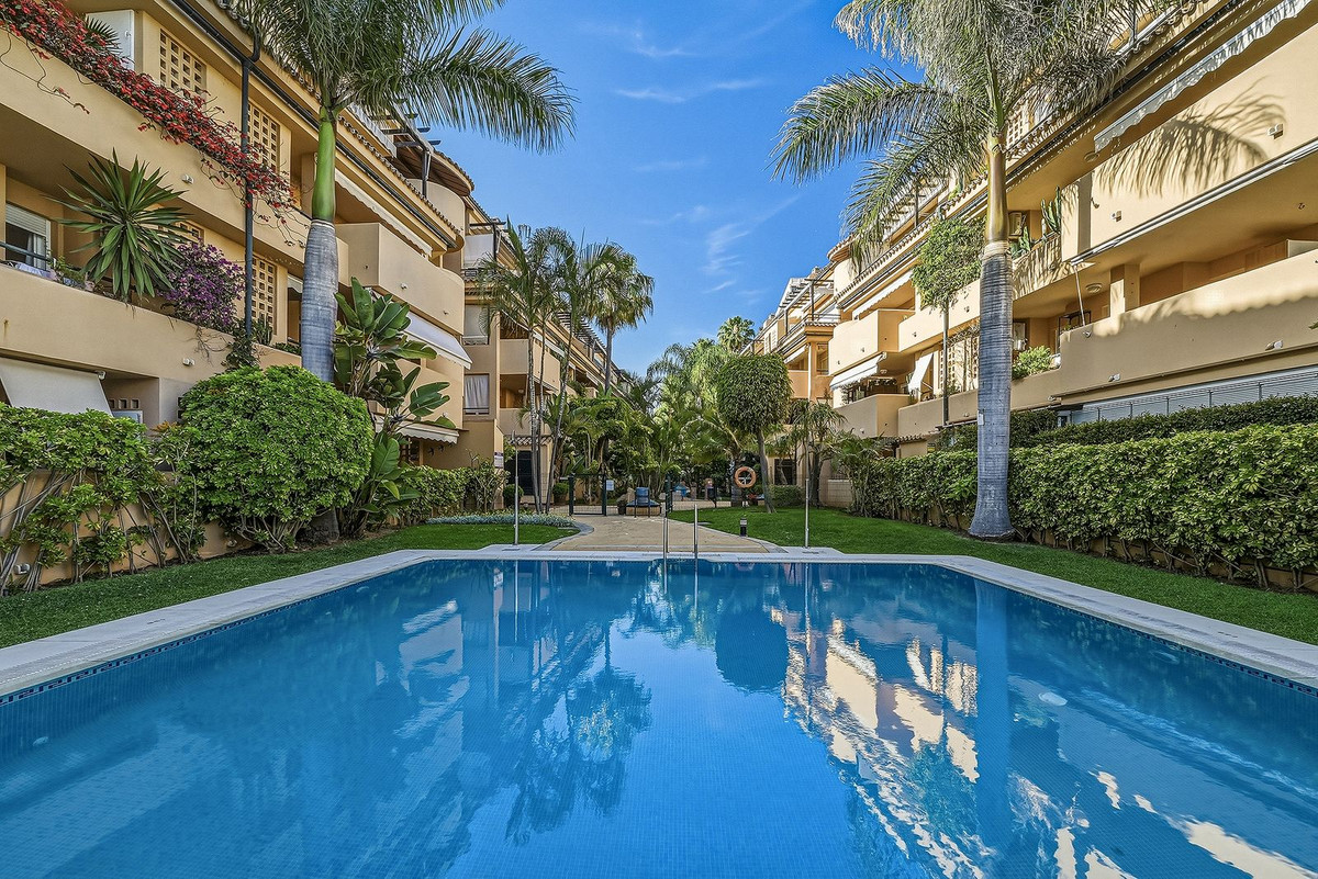 2 Bed Apartment for sale in Las Chapas Costa Del Sol, Málaga, Spain