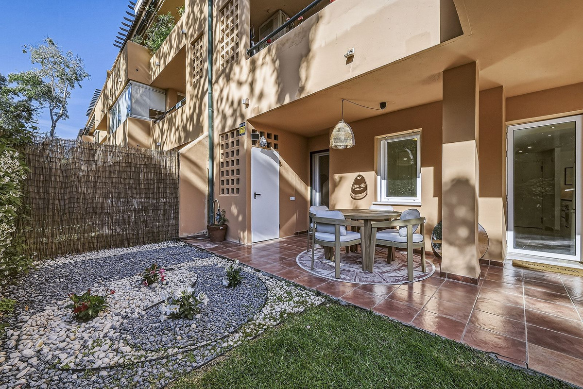 2 Bed Apartment for sale in Las Chapas Costa Del Sol, Málaga, Spain