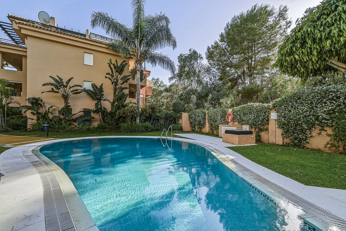 2 Bed Apartment for sale in Las Chapas Costa Del Sol, Málaga, Spain